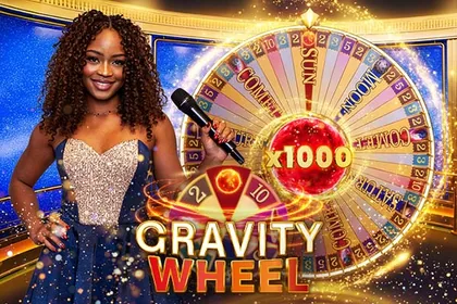 Portada del juego Gravity Wheel: presentadora con micrófono junto a la rueda dorada del juego